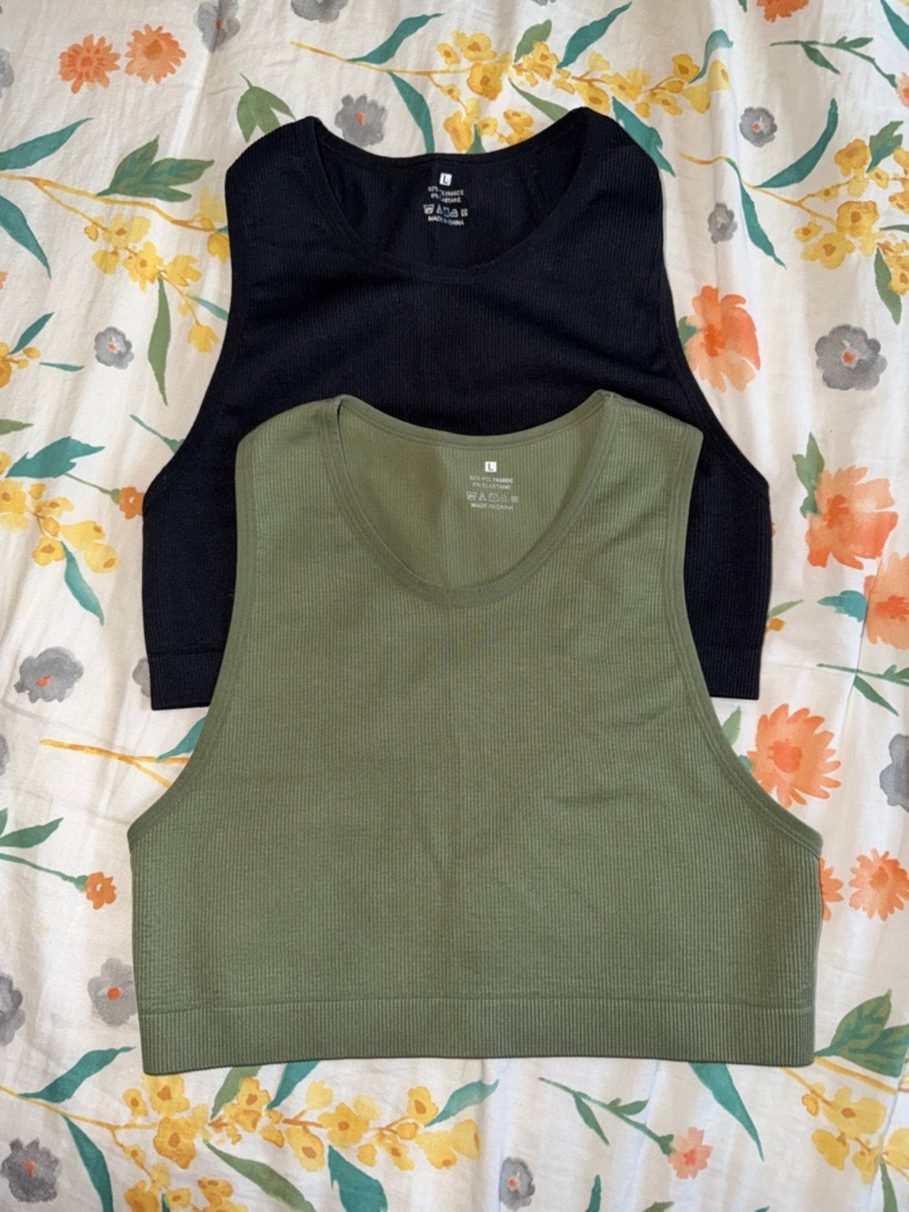 Ribbed Cropped Tank Top - Black and Olive